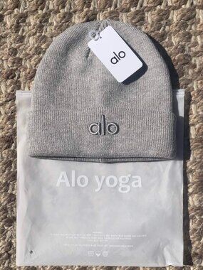 Alo Yoga Notable Beanie Grey